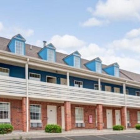 Travelodge By Wyndham Canton-Livonia Area, Mi Dış mekan fotoğraf