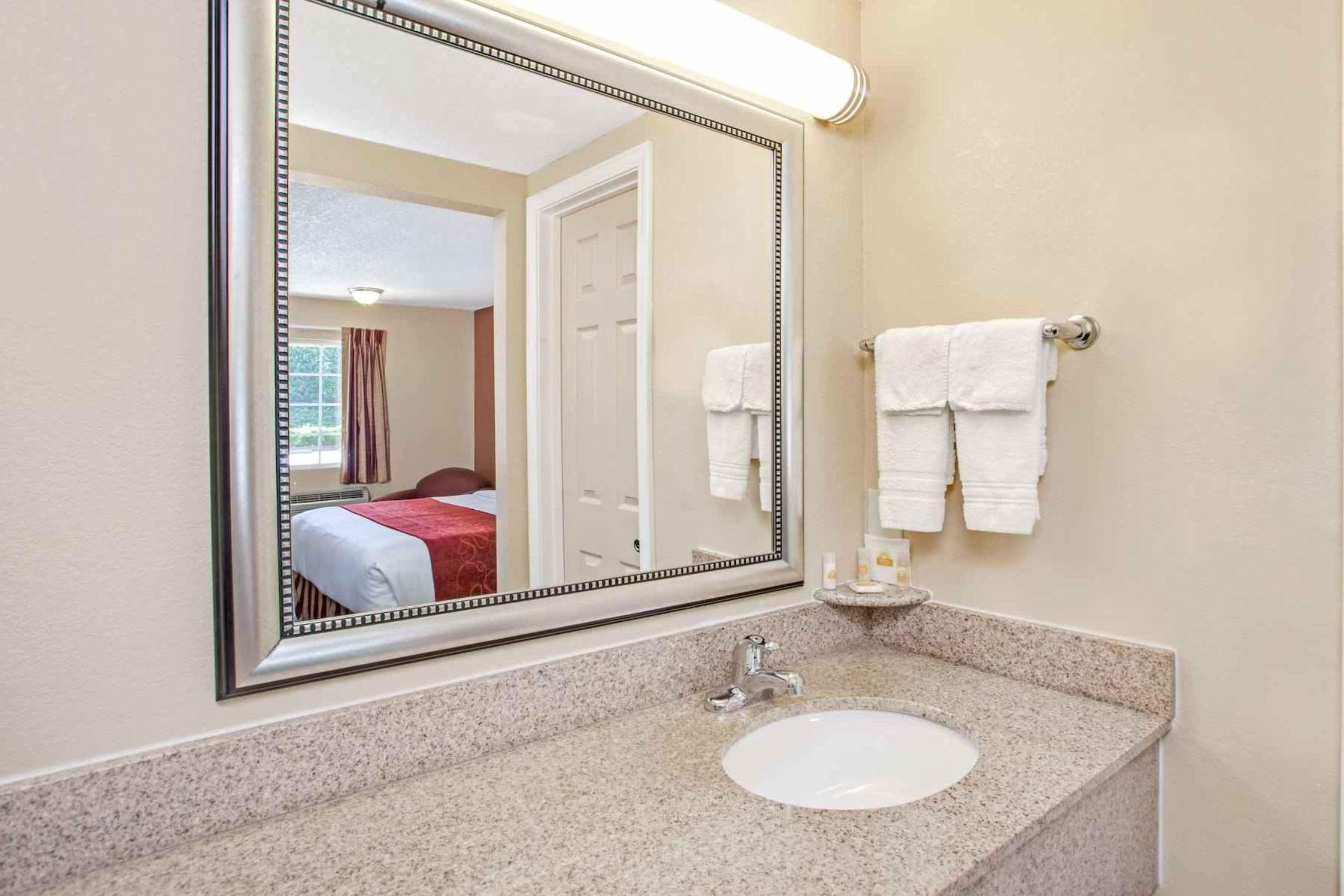 Travelodge By Wyndham Canton-Livonia Area, Mi Dış mekan fotoğraf
