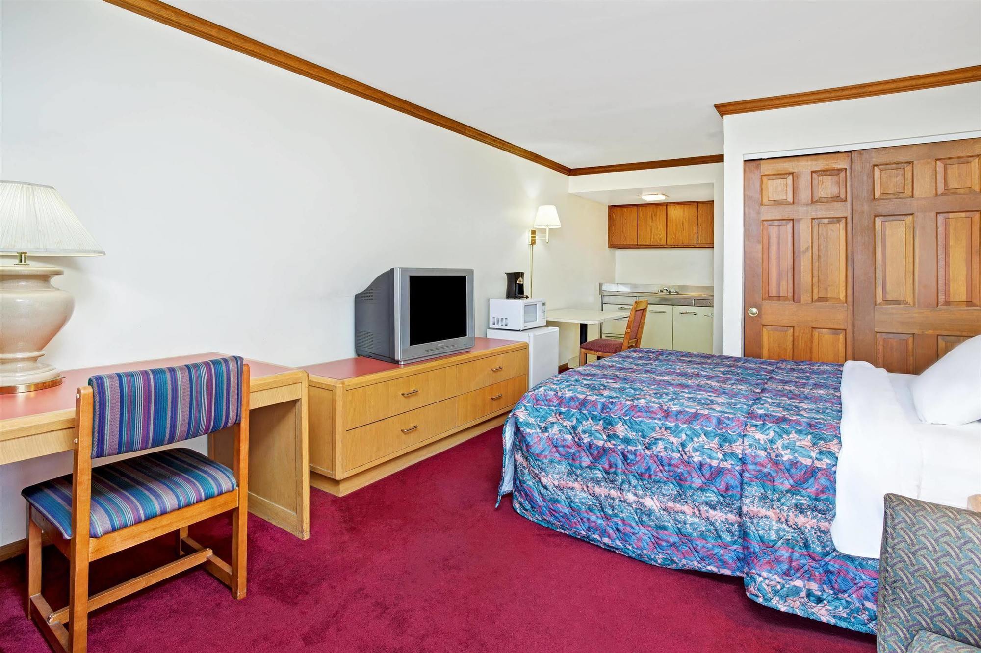 Travelodge By Wyndham Canton-Livonia Area, Mi Dış mekan fotoğraf
